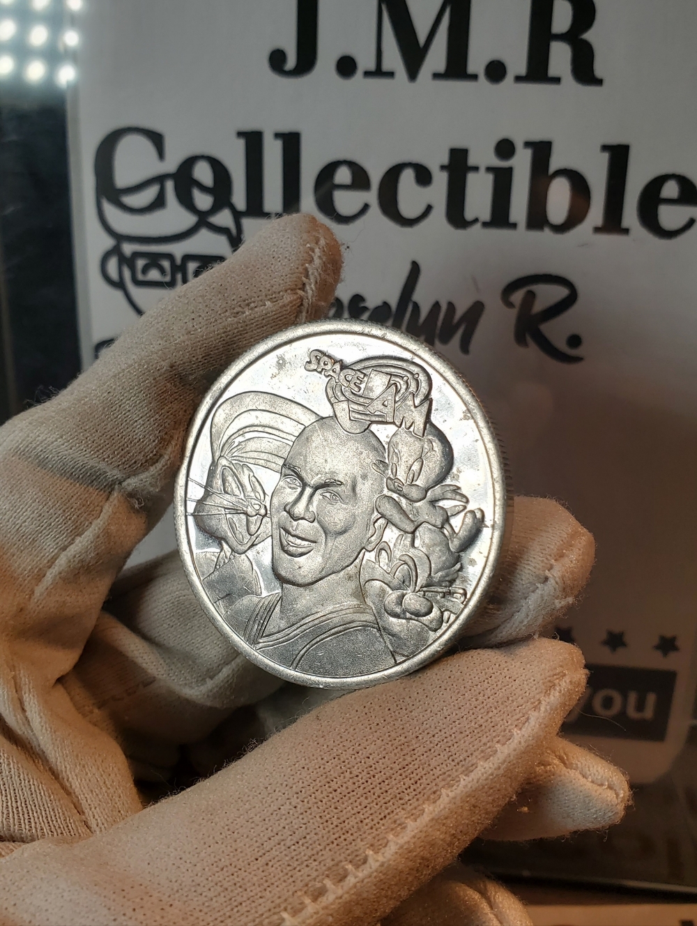Space Jam 1996 Movie Promo Coin Michael Jordan Bugs Bunny Tweety Taz